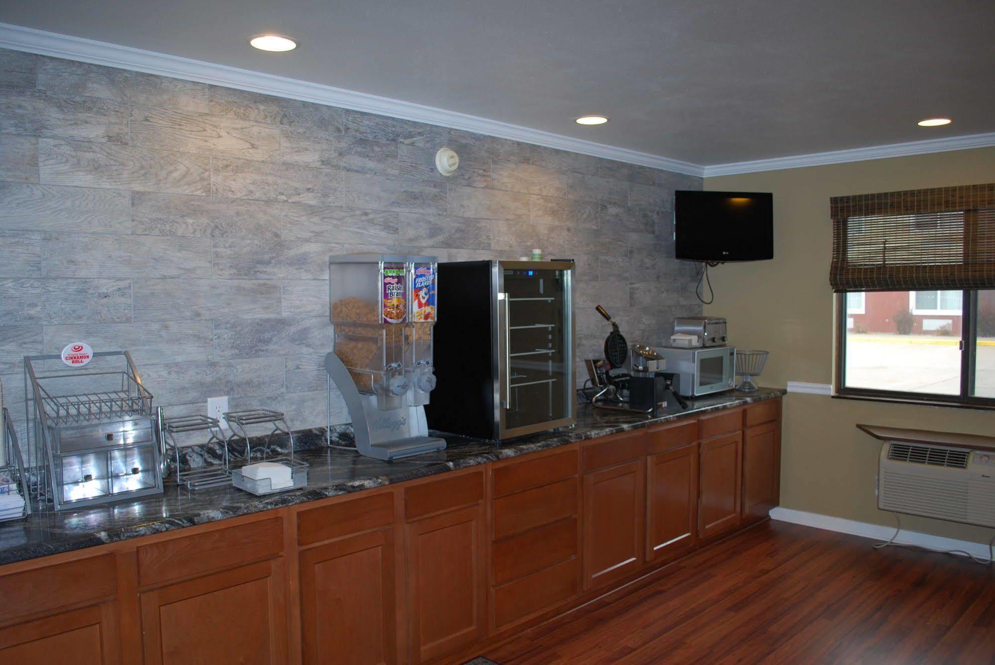 Super 8 By Wyndham Eau Claire Wi Exterior foto