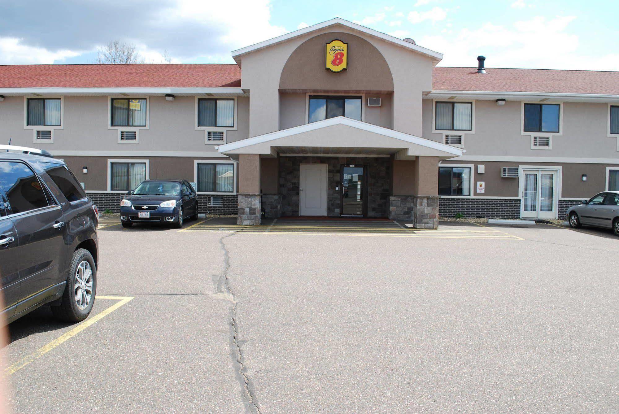 Super 8 By Wyndham Eau Claire Wi Exterior foto